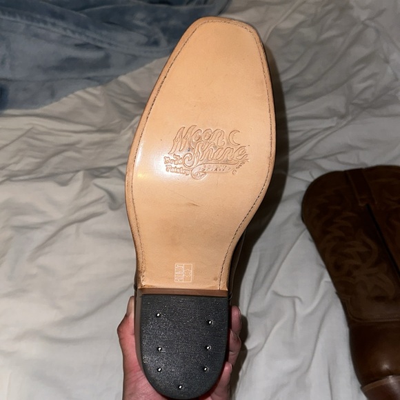 TWICE WORN MENS BOOTS FOR SALE - Picture 5 of 7